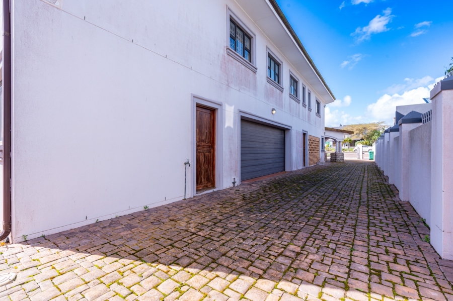 7 Bedroom Property for Sale in Myburgh Park Western Cape